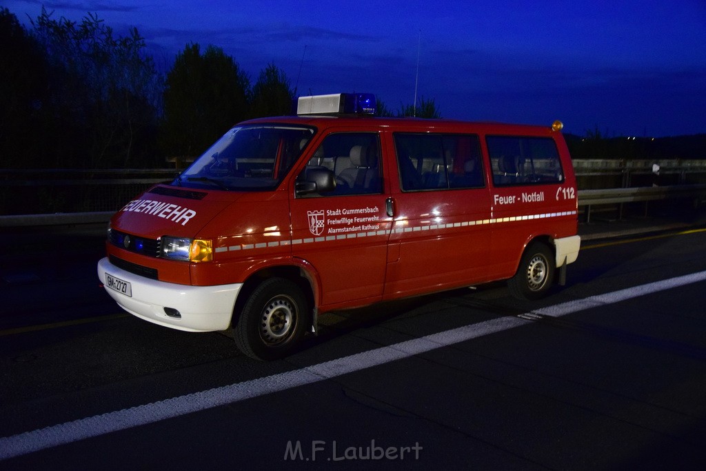 VU Gefahrgut LKW umgestuerzt A 4 Rich Koeln Hoehe AS Gummersbach P646.JPG - Miklos Laubert